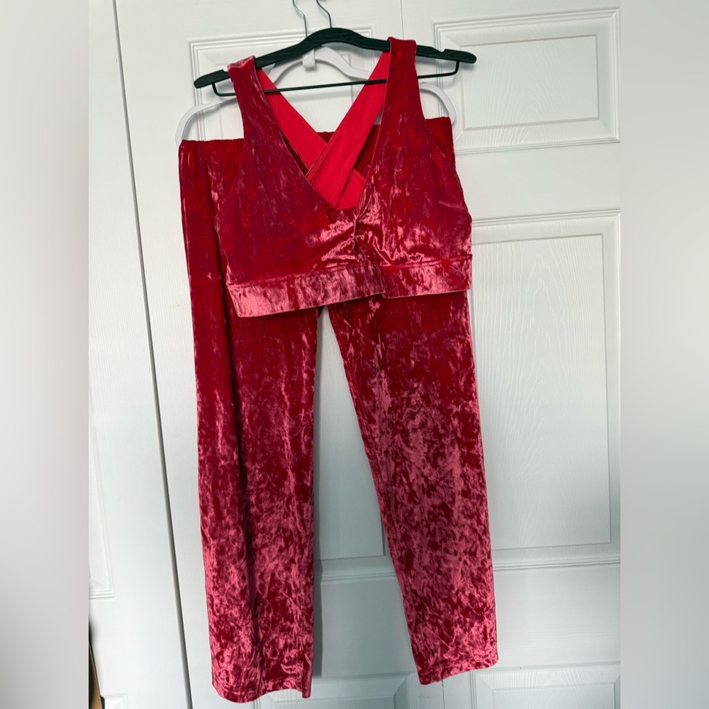 Fabletics Red Velvet Set